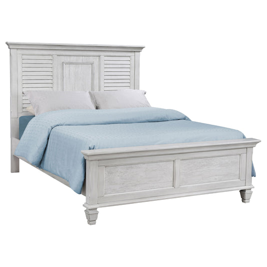 Cama Franco Wood Eastern King con paneles en blanco desgastado