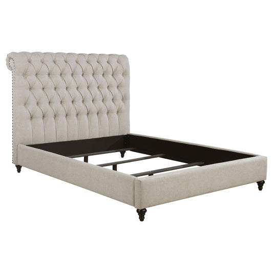 Cama California King tapizada Devon de 57 pulgadas con paneles en beige