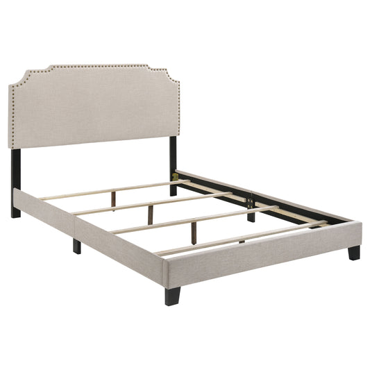 Cama Tamarac tapizada de paneles completos en beige