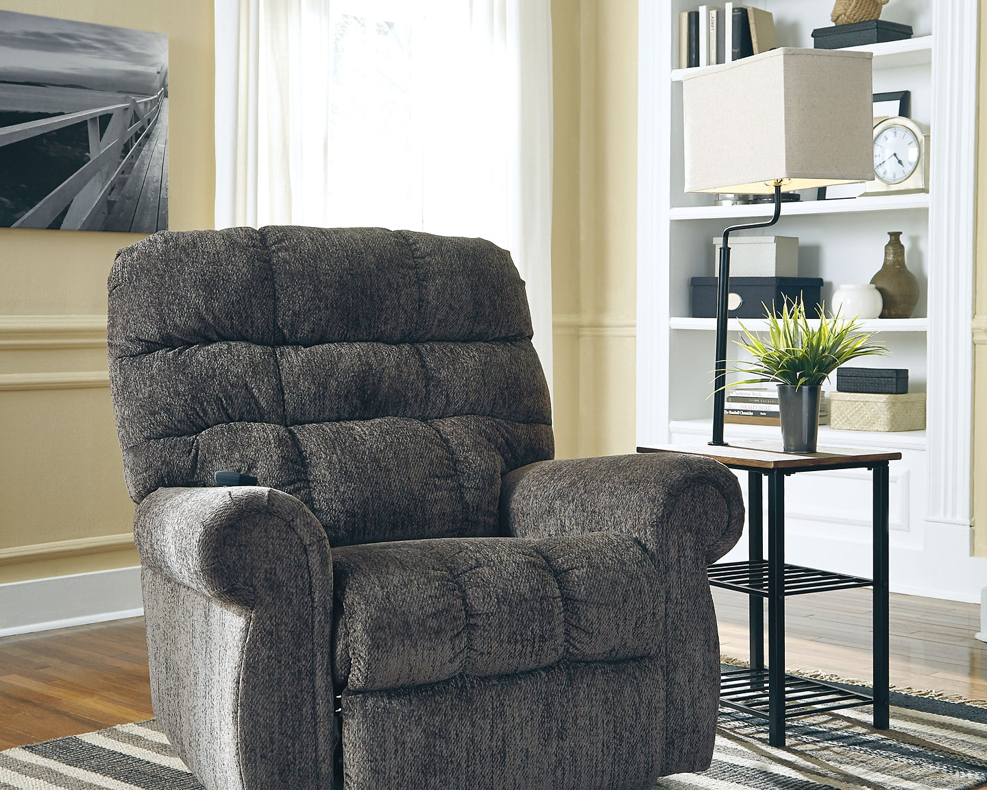 Lámpara de bandeja de metal Shianne (1 unidad)