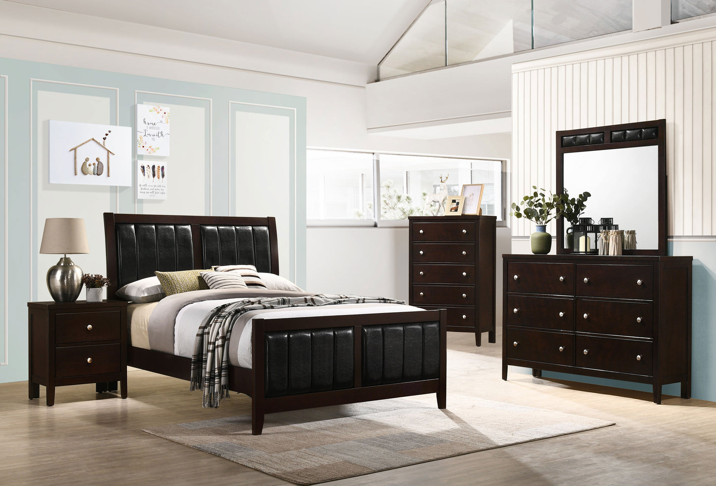 Cama Carlton Wood con paneles completos color capuchino