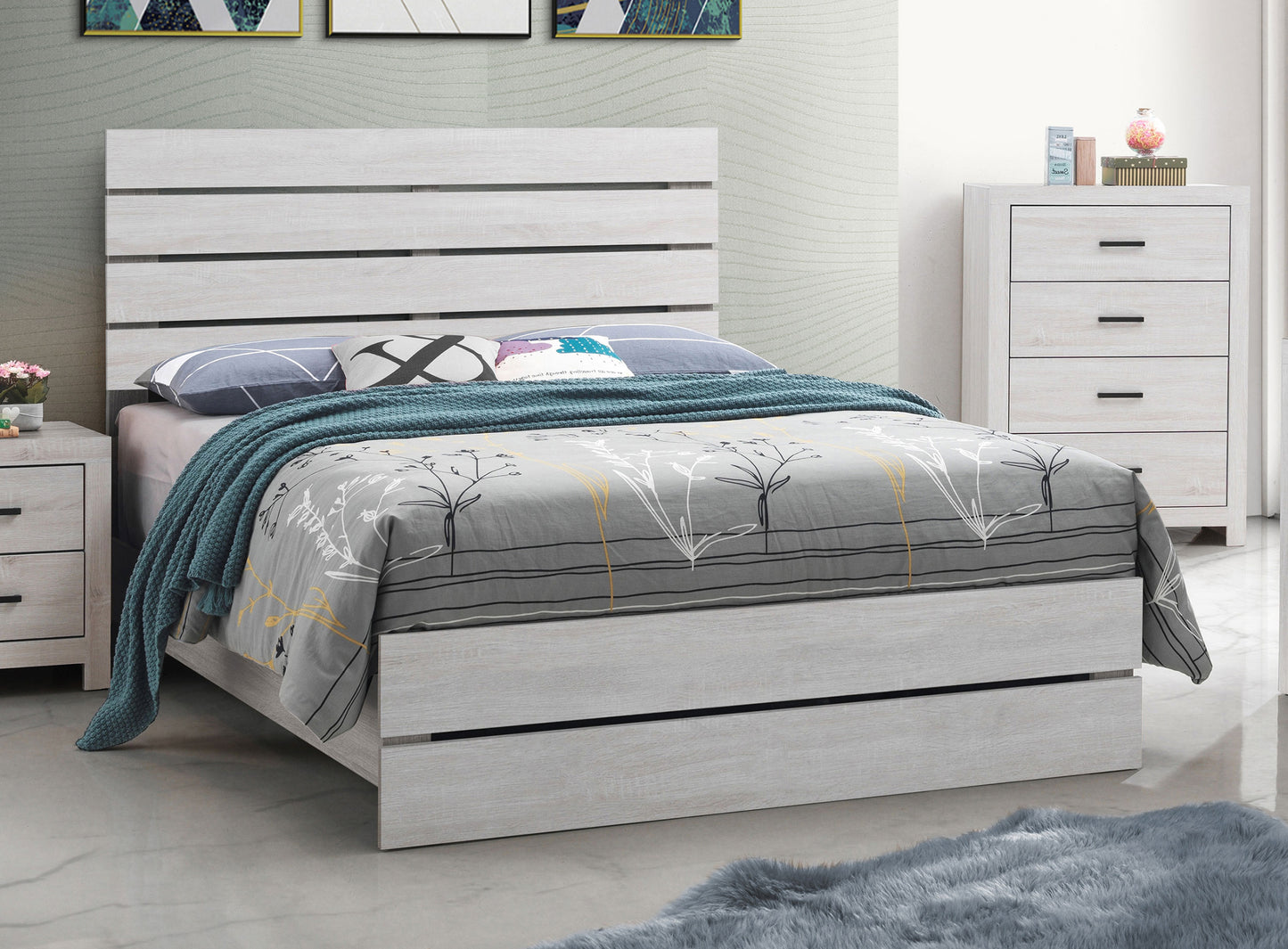 Cama king size con paneles Brantford Wood Eastern en blanco costero