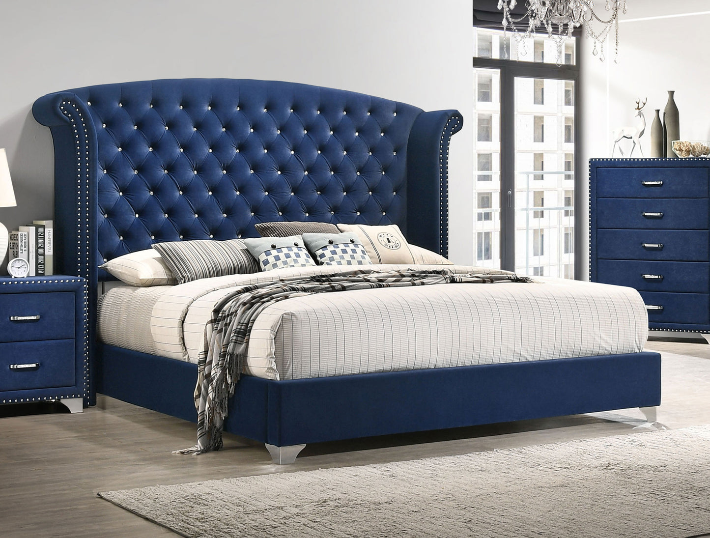 Cama King con respaldo alto tapizada Melody, color azul Pacífico