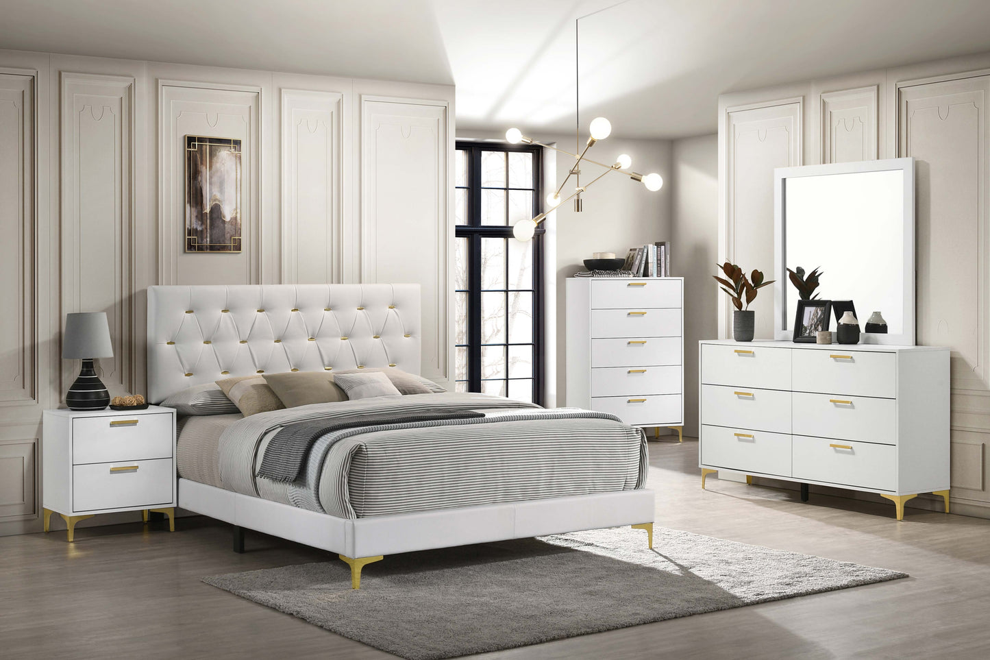 Cama tapizada Kendall California King con paneles en blanco