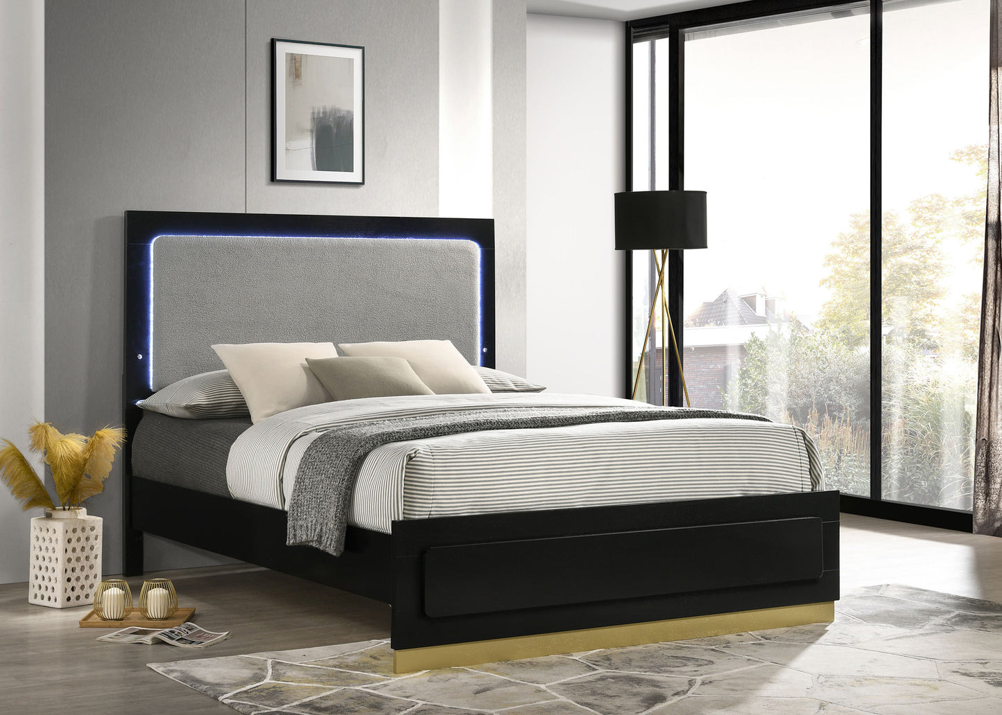 Cama Eastern King con paneles LED de madera de alcaravea, color negro