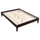 Cama de plataforma universal Hounslow Eastern King color capuchino