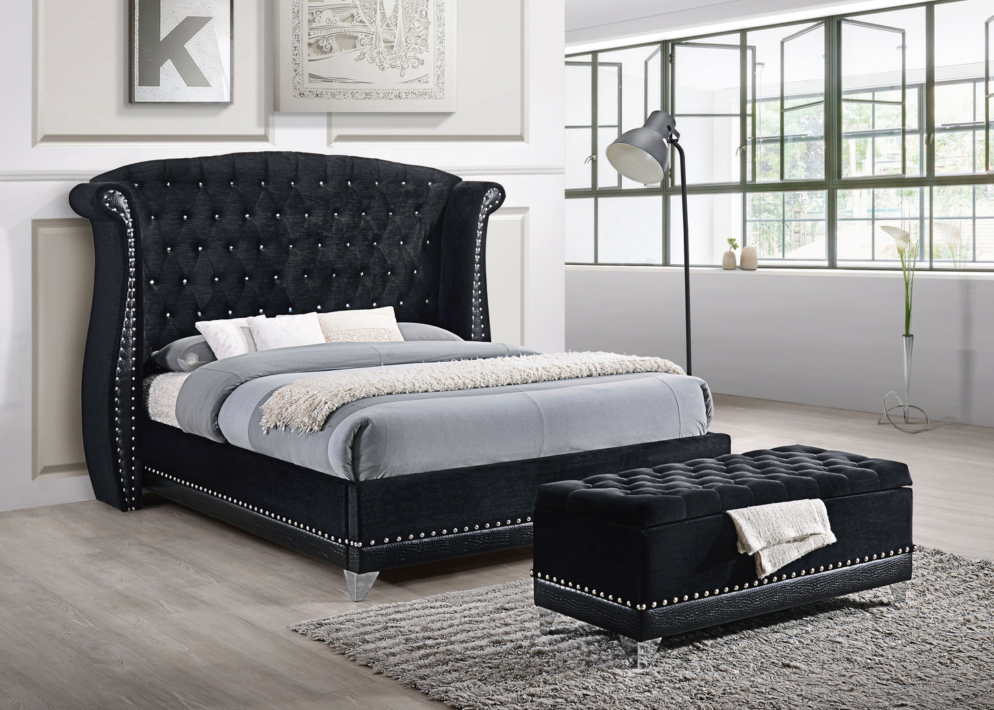 Cama King con respaldo alto tapizada Barzini, color negro