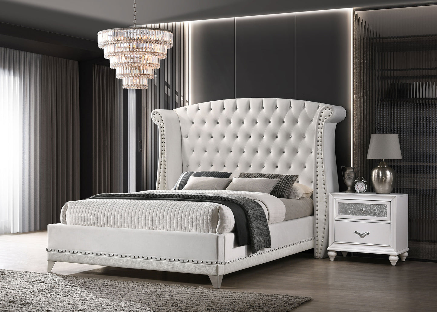 Cama King con respaldo alto tapizada Barzini, color blanco
