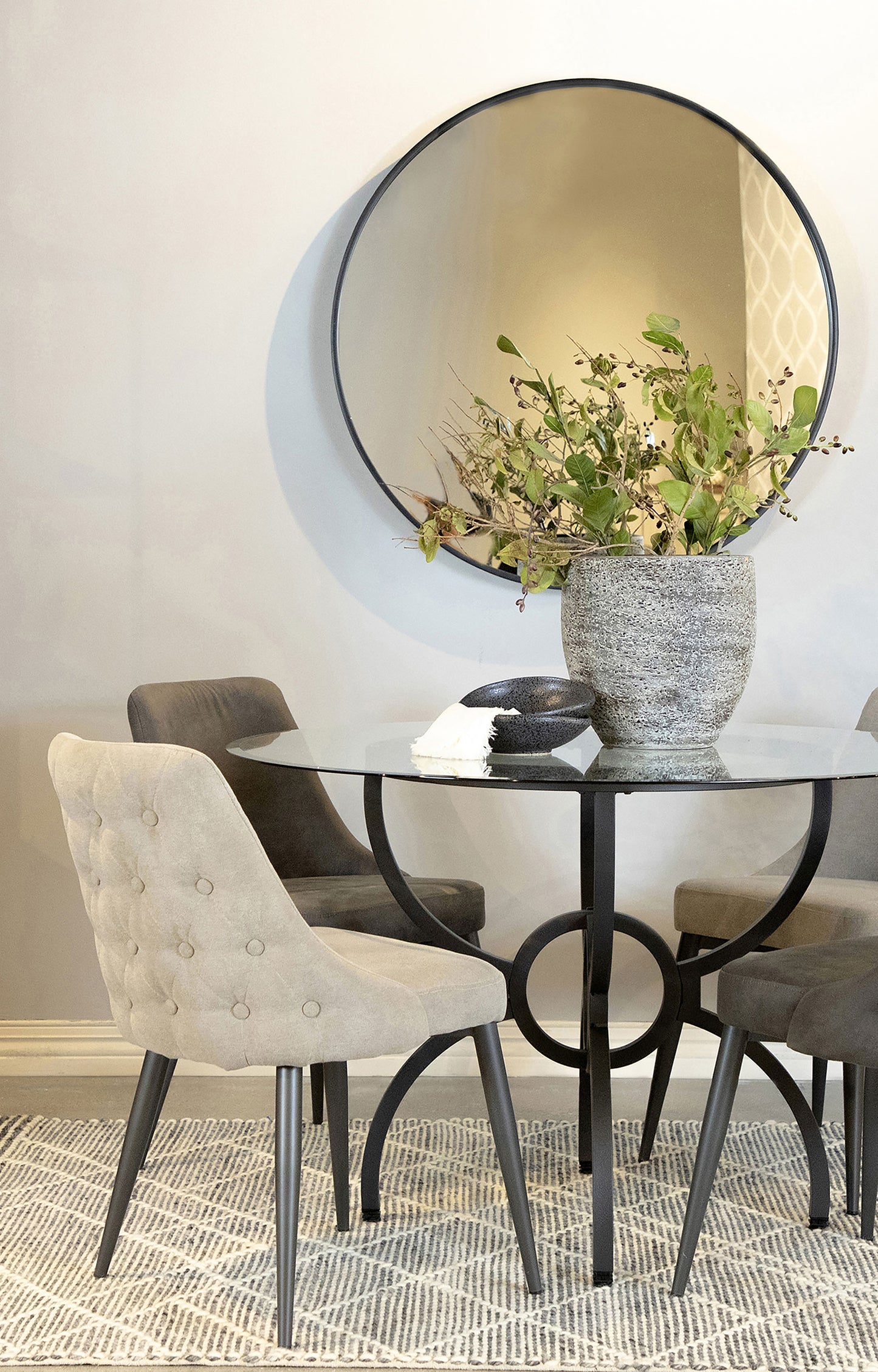 Silla de comedor tapizada Cosmo gris claro (juego de 2)