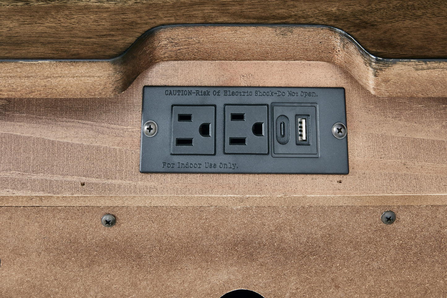 Mesita de noche de tres cajones Sturlayne