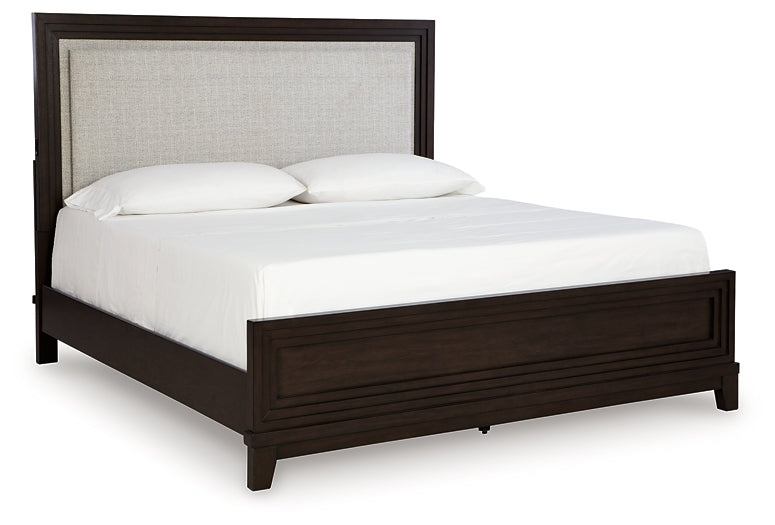 Cama King Neymorton con paneles tapizados