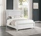 Cama Marielle Eastern King con paneles tapizados, color blanco desgastado