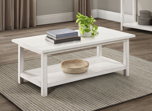 Mesa de centro de madera Payne con estante en blanco envejecido