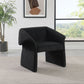 Sillón Ramsey tapizado con brazos inclinados, color negro