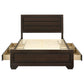 Cama Kauffman Wood Eastern King con paneles de almacenamiento en color cacao oscuro