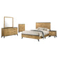 Juego de dormitorio Kaywood Eastern King de 5 piezas en pino natural