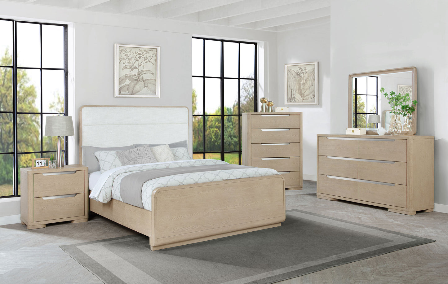 Cama Ladera California King de 56 pulgadas con paneles en color olmo claro