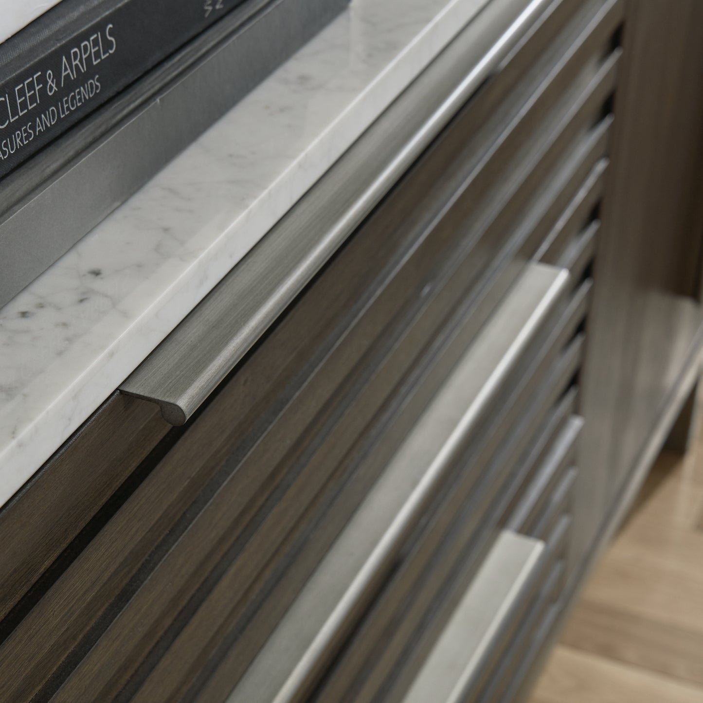 Cómoda y espejo Arkenton