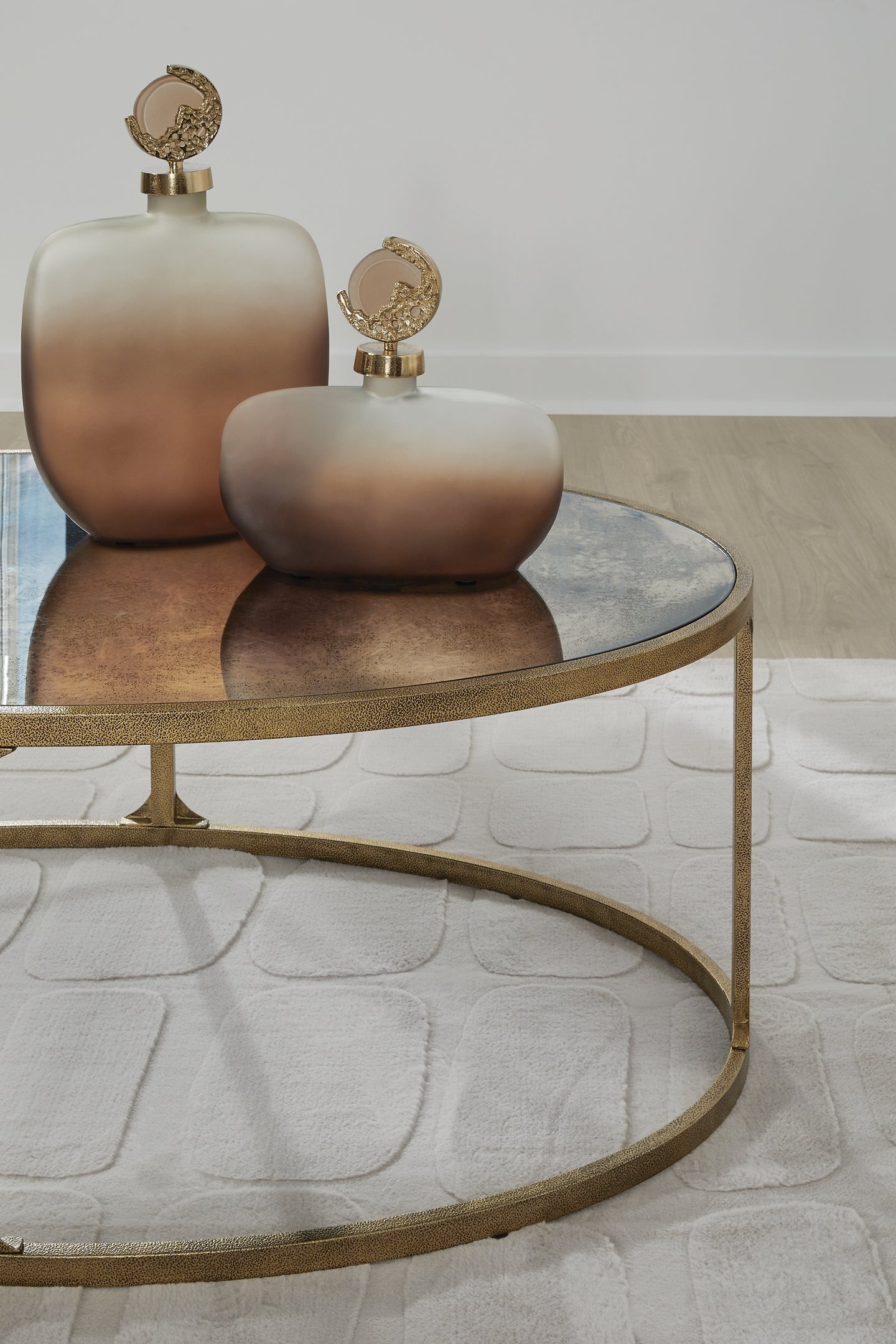 Mesa de cóctel ovalada Korajane