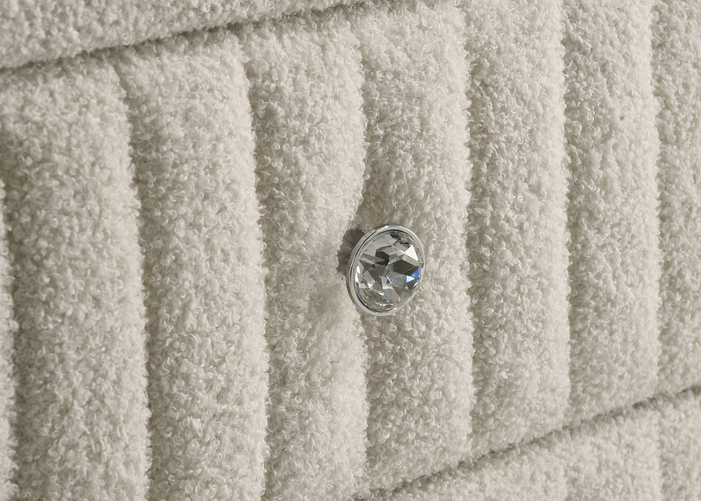 Sonya 5-piece Upholstered Queen Bedroom Set Ivory