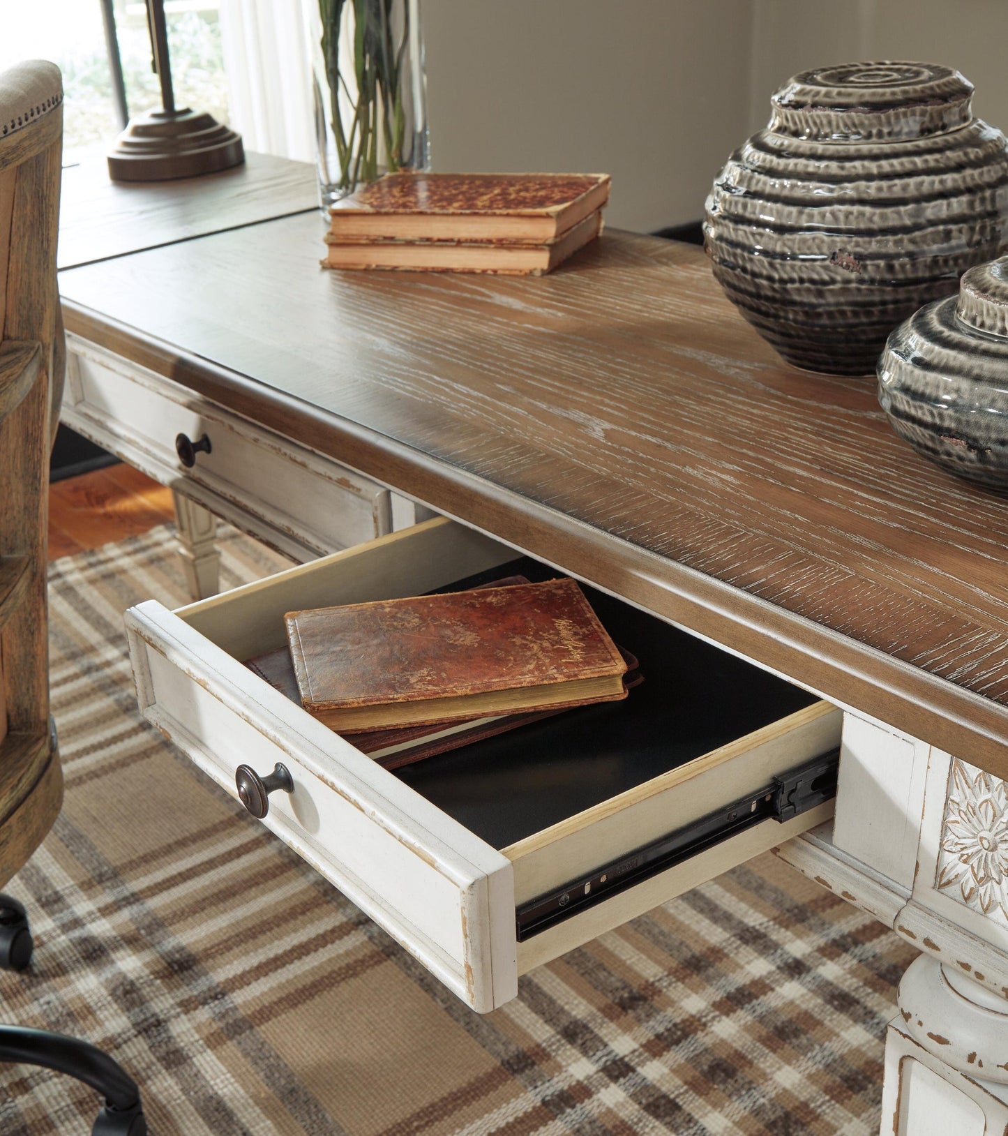 Escritorio elevable Realyn Home Office