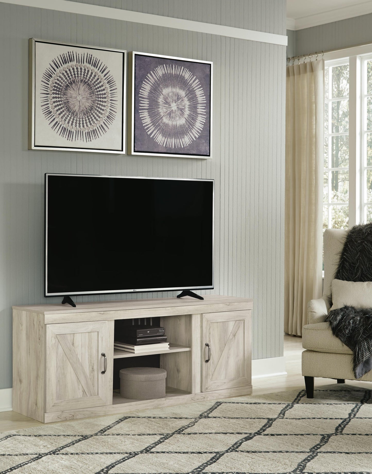 Mueble de TV LG Bellaby con opción de chimenea