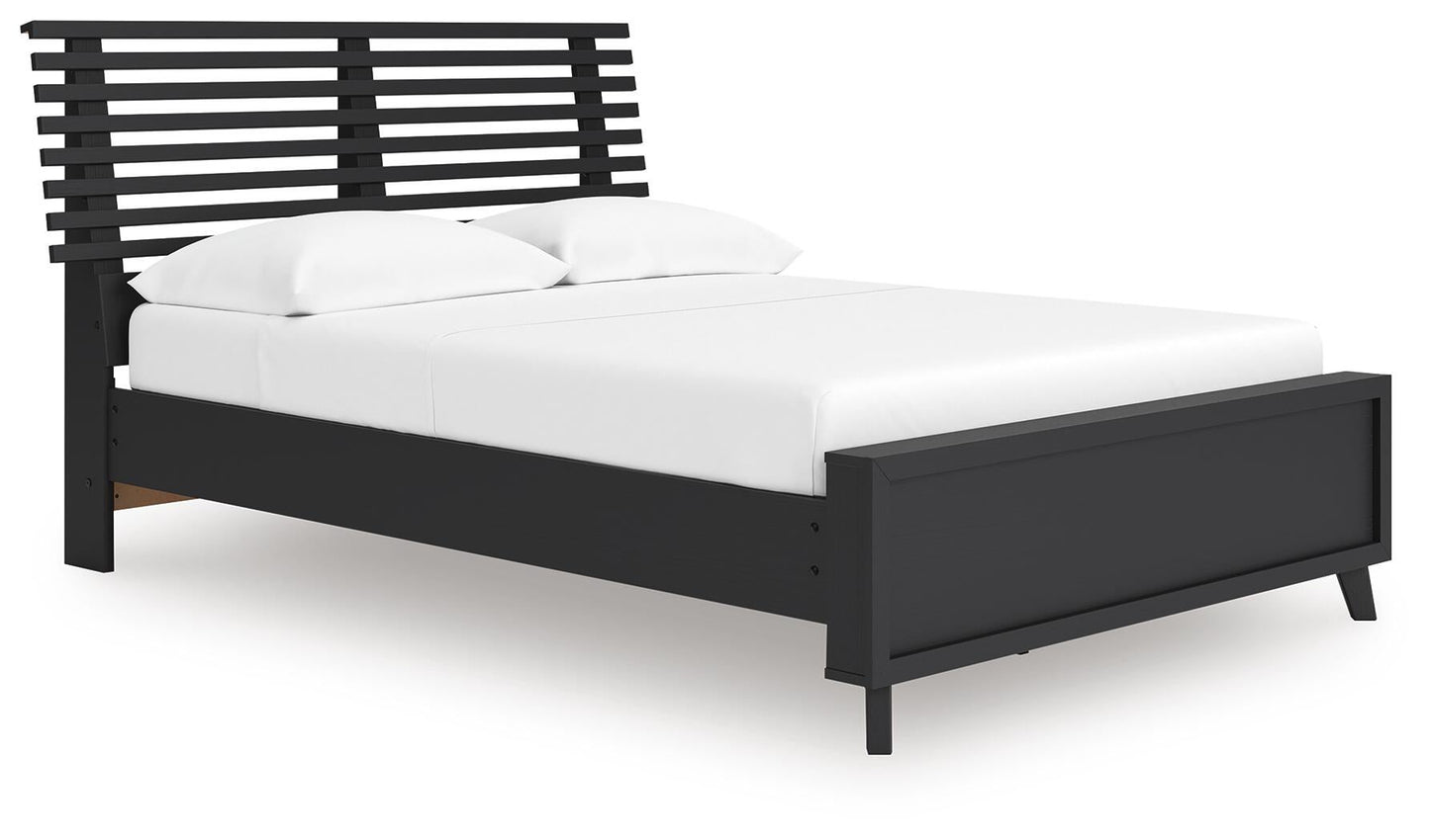 Cama con paneles de láminas Danziar