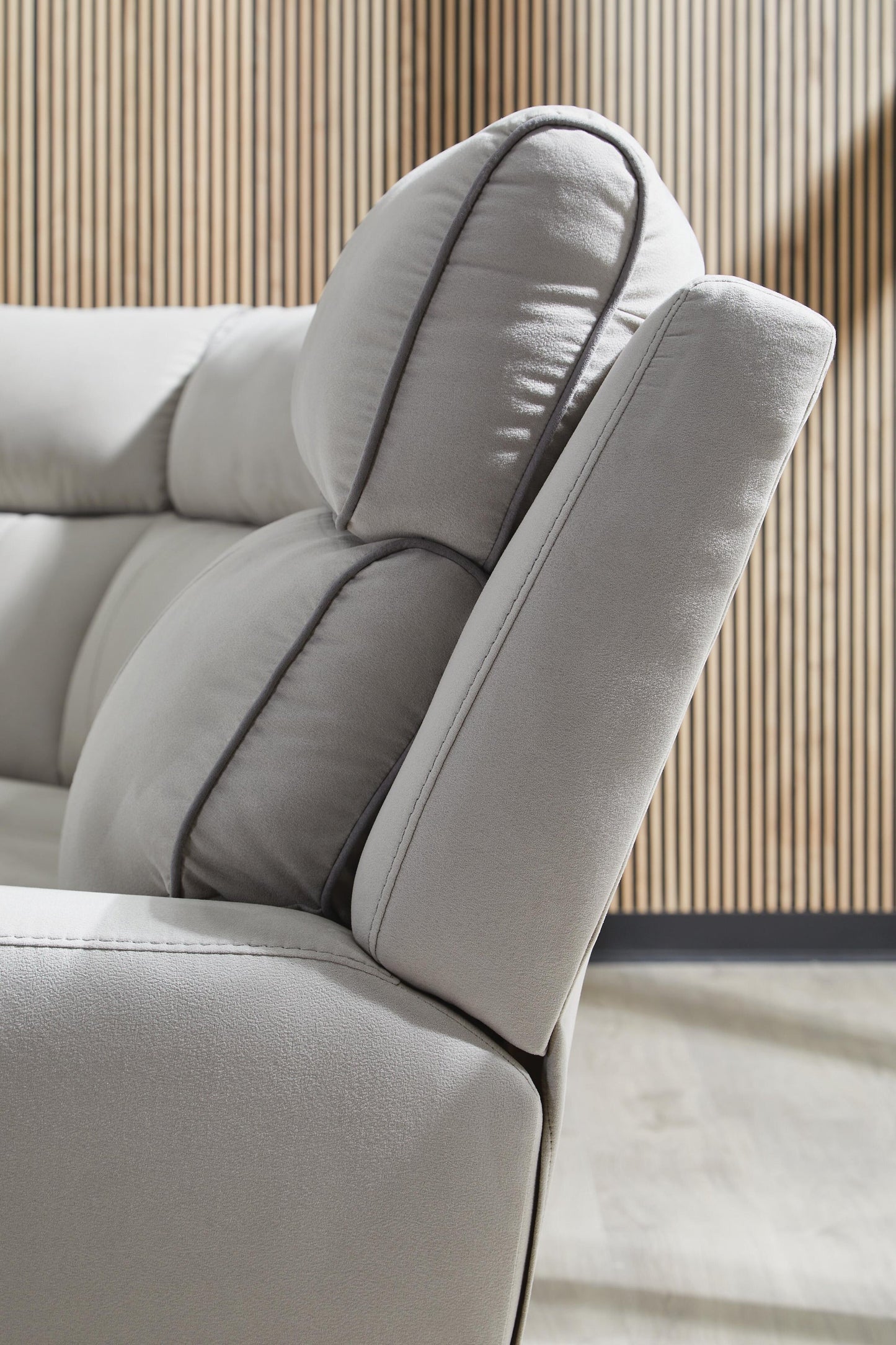 Seccional reclinable eléctrico de 5 piezas Social Pointe