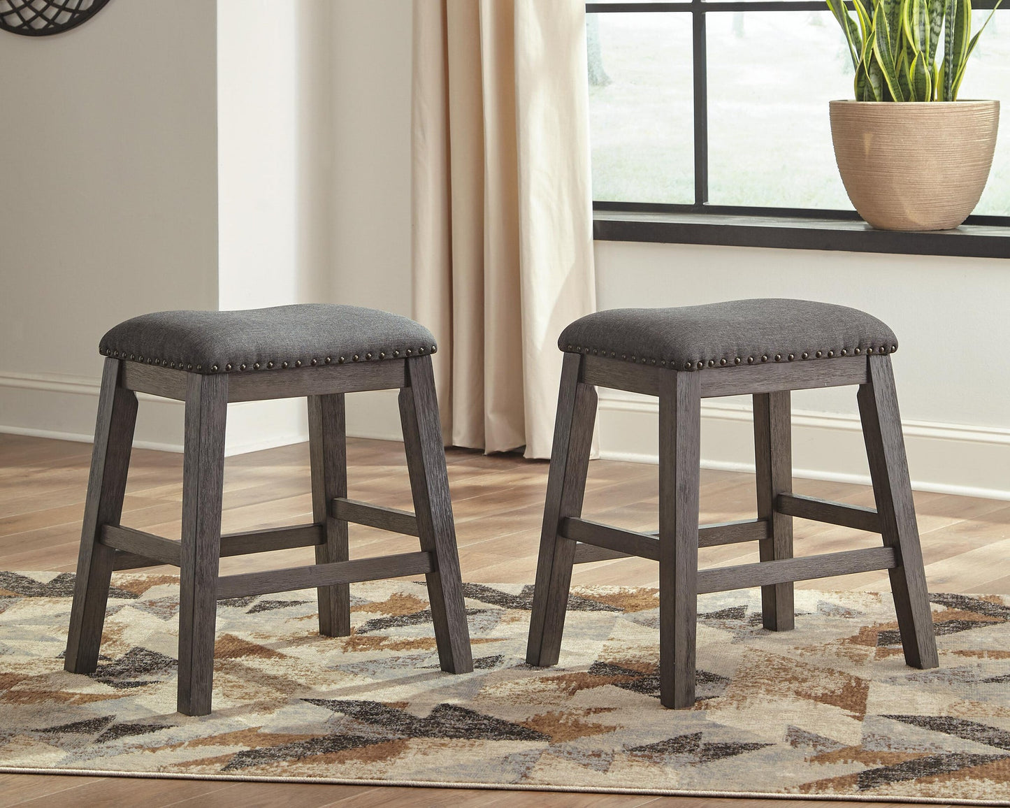 Mesa de comedor alta Caitbrook y 4 taburetes