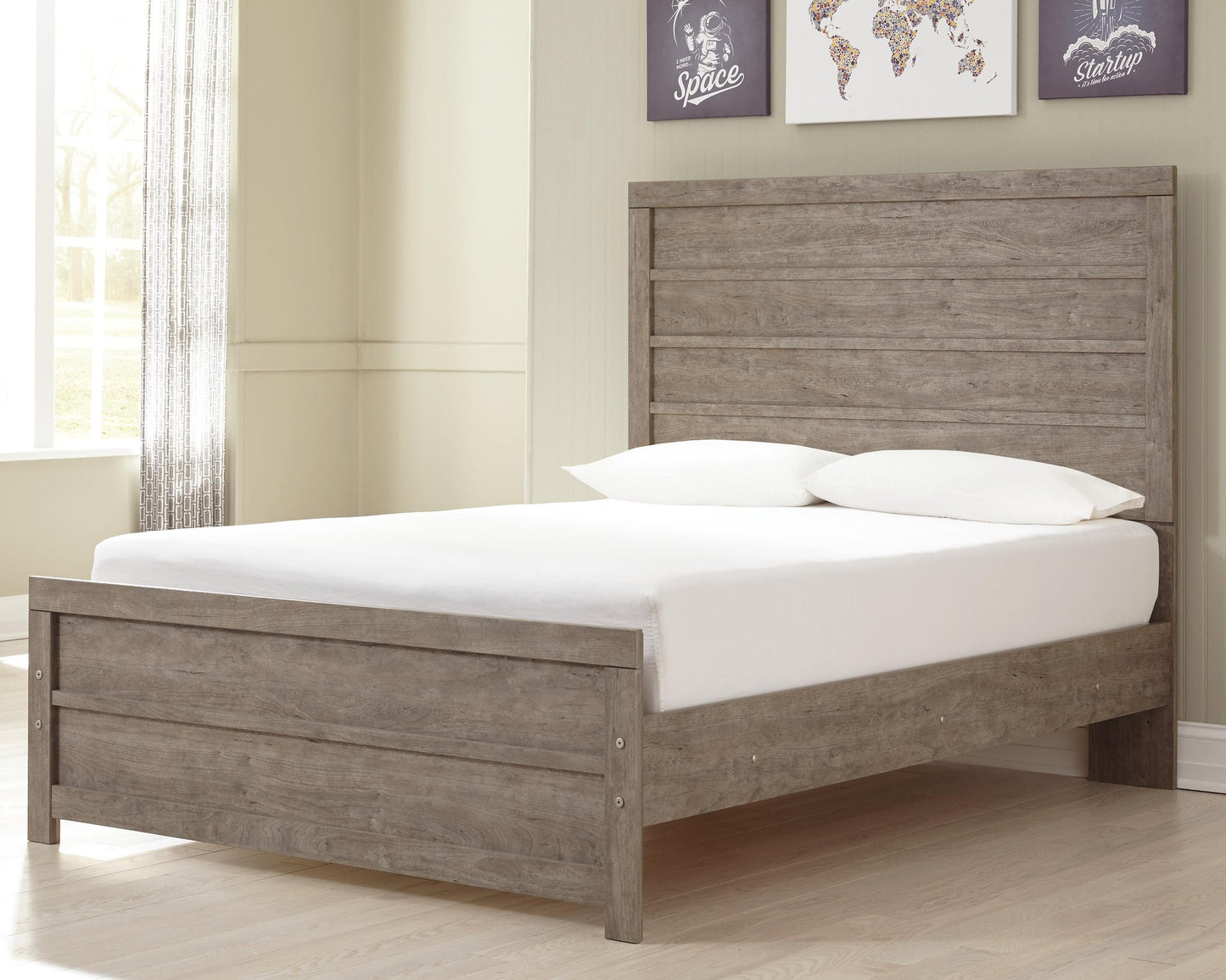Cama Culverbach con paneles completos y tocador con espejo