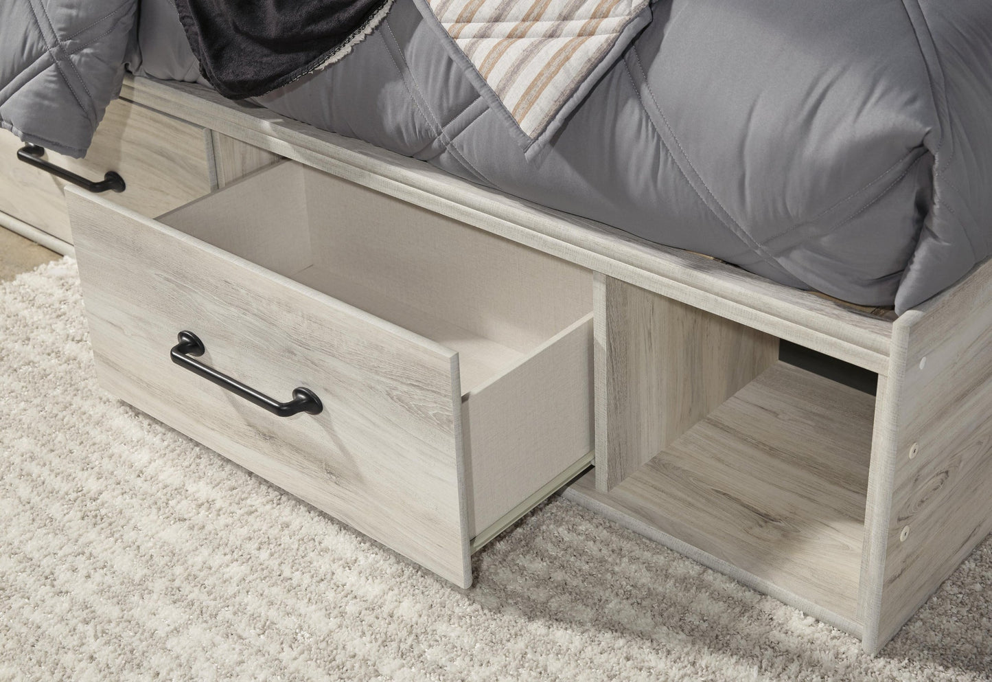 Cama doble Cambeck con 4 cajones y tocador con espejo