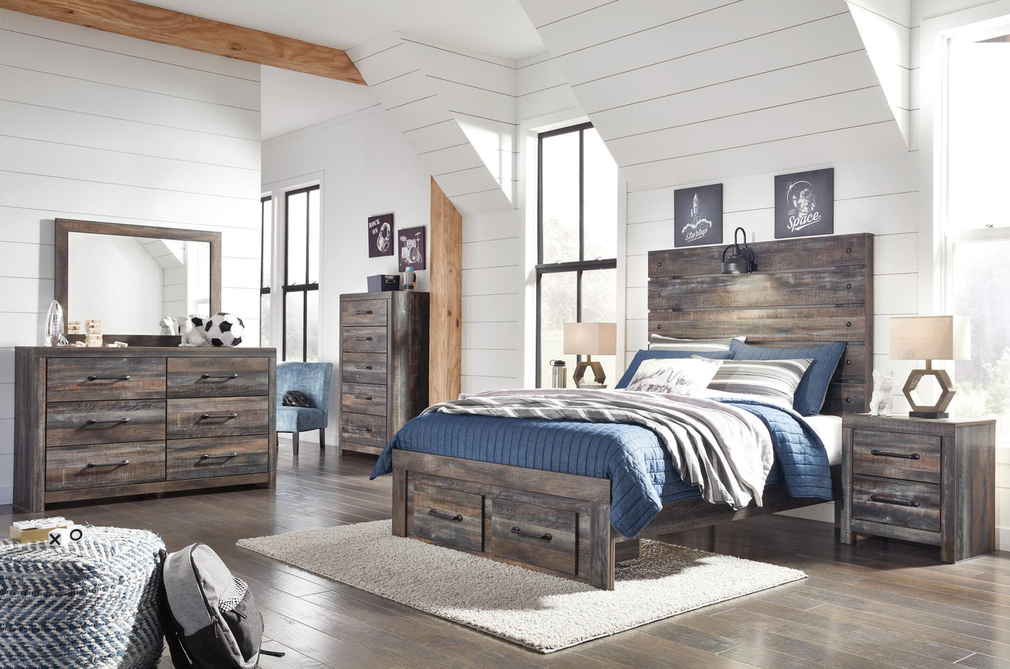Cama Drystan de tamaño completo con dos cajones y tocador con espejo
