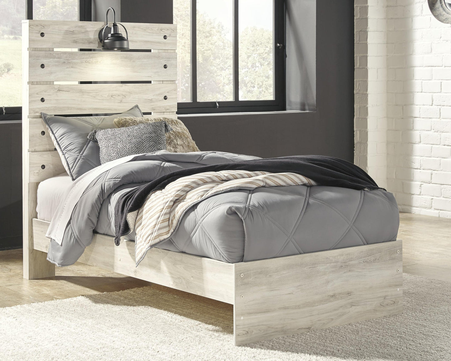 Cama doble Cambeck con paneles, cómoda con espejo y mesita de noche
