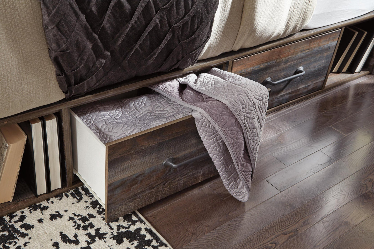 Cama Drystan Queen con dos cajones y tocador con espejo