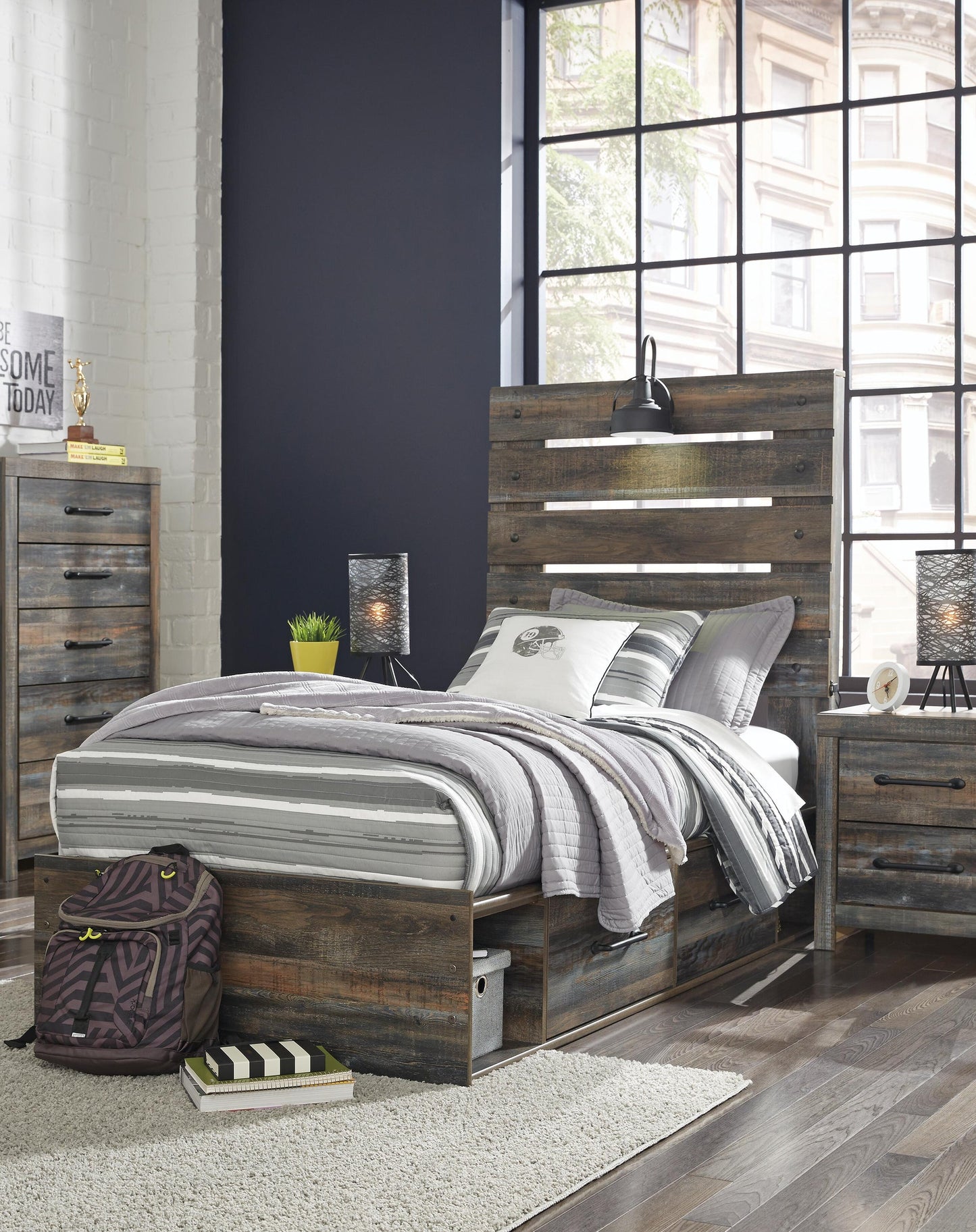 Cama doble Drystan con 4 cajones y tocador con espejo