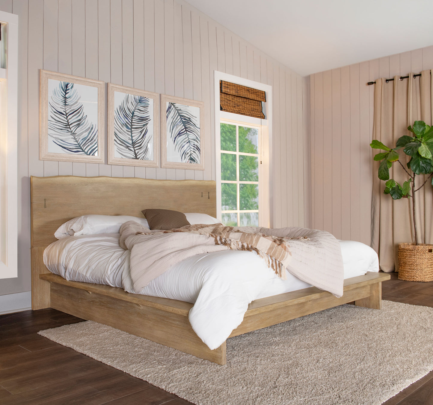 Stillwater Eastern King Platform Bed