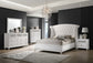 Cama King con respaldo alto tapizada Barzini, color blanco