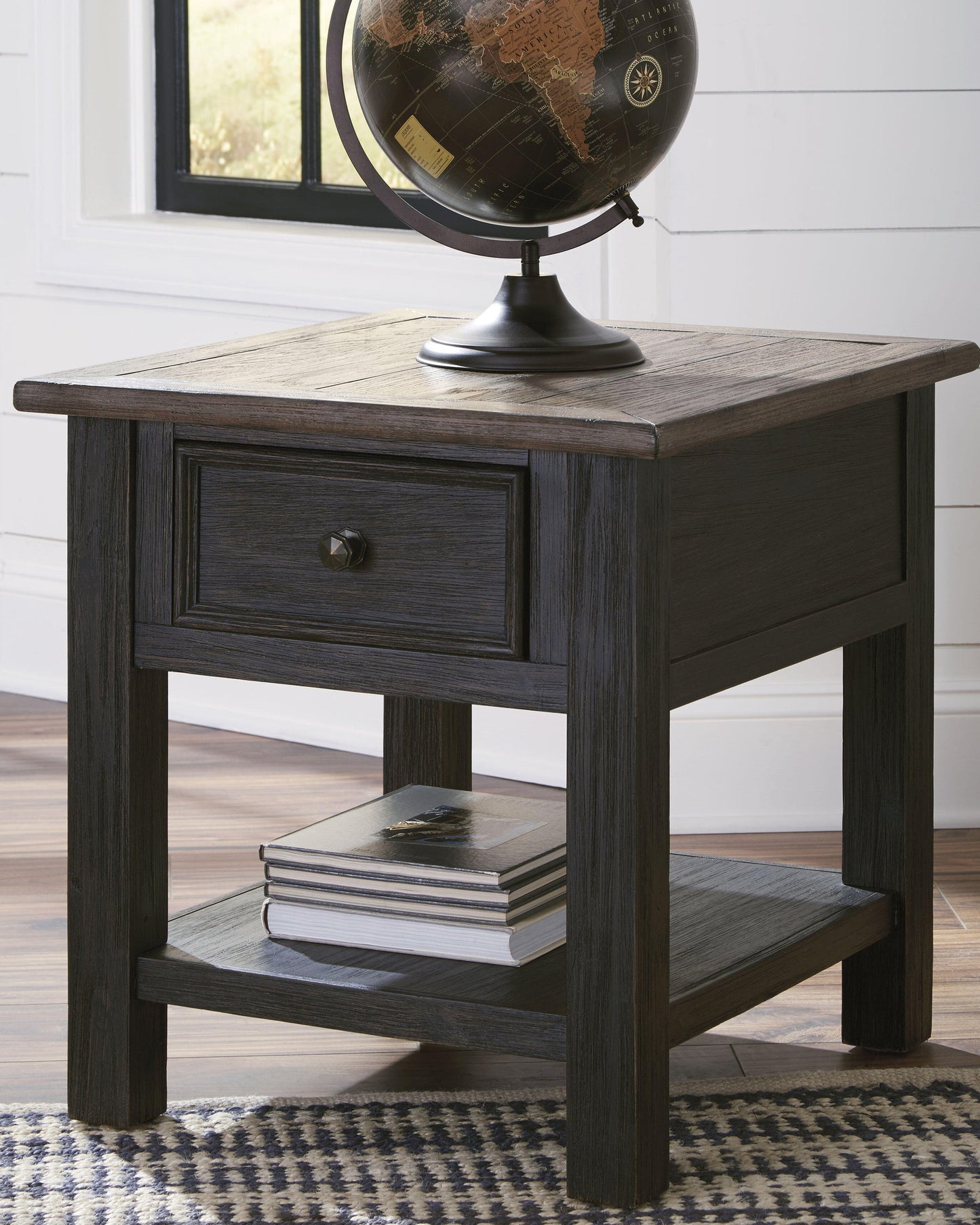 Mesa auxiliar rectangular Tyler Creek