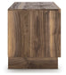Mueble de TV Zadilyn XL con opción de chimenea
