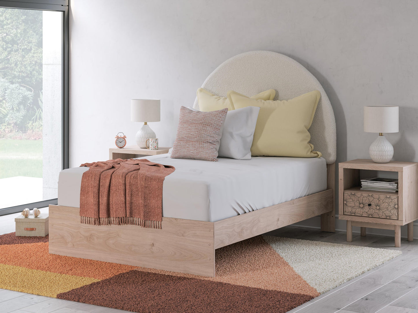 Cama Arloster con paneles tapizados completos