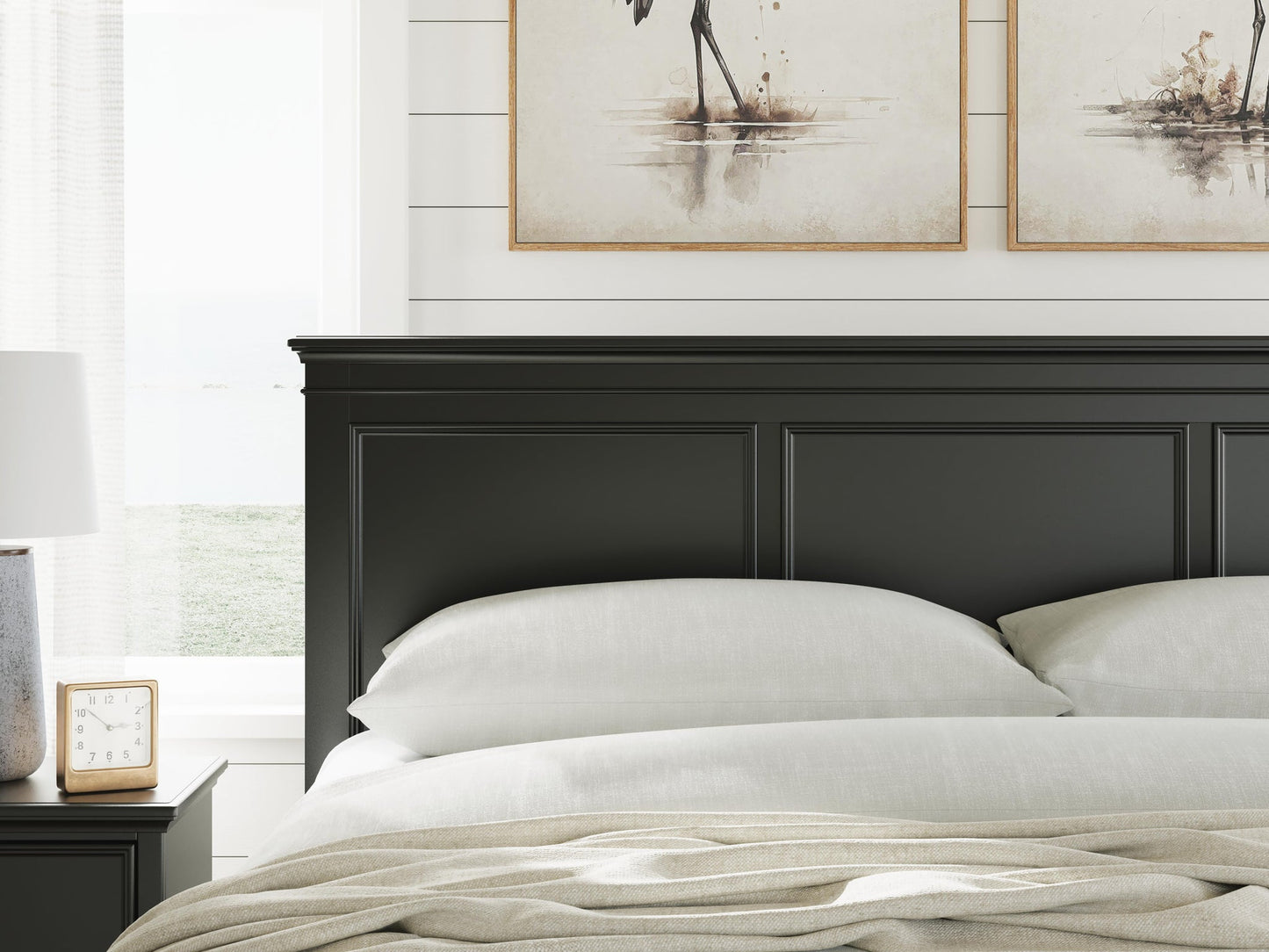 Cama California King con almacenamiento y paneles Lanolee