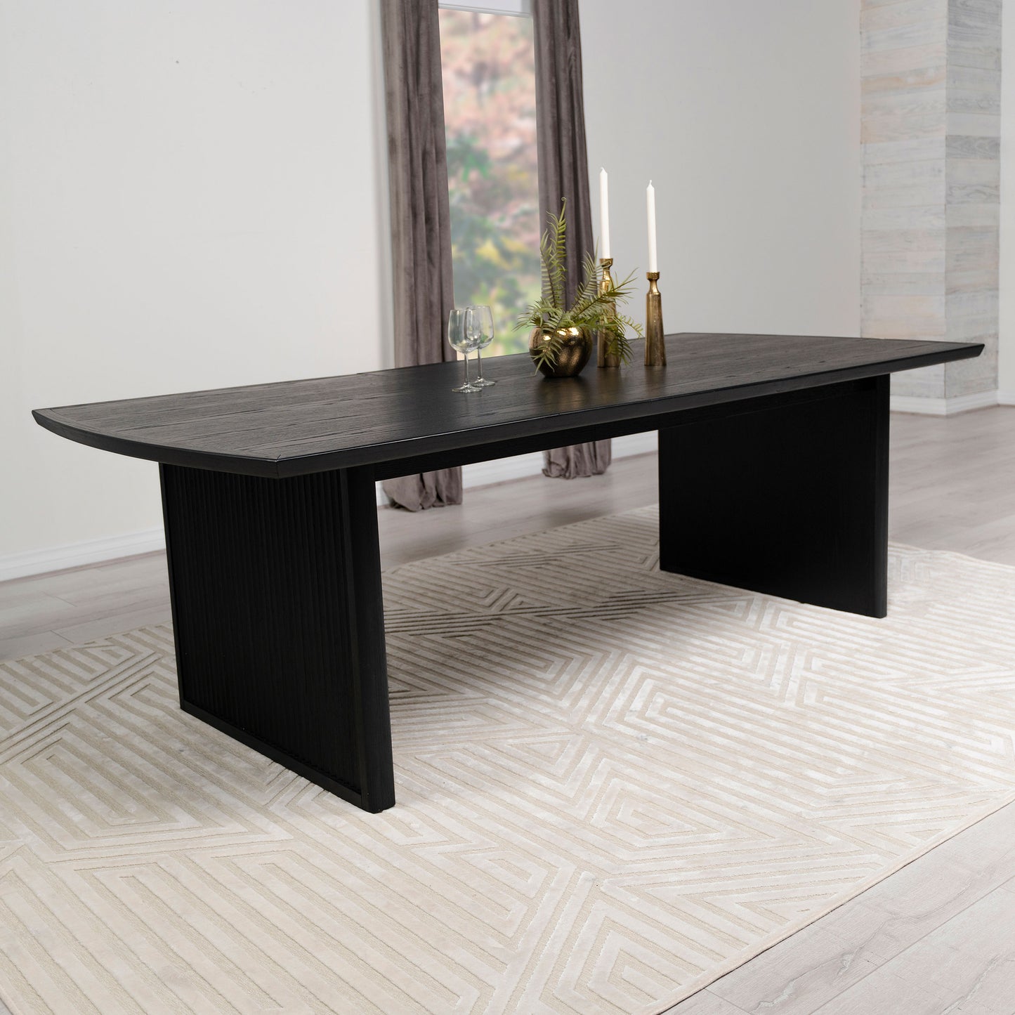Mesa de comedor Brookmead de 100 pulgadas con hojas extensibles, color negro