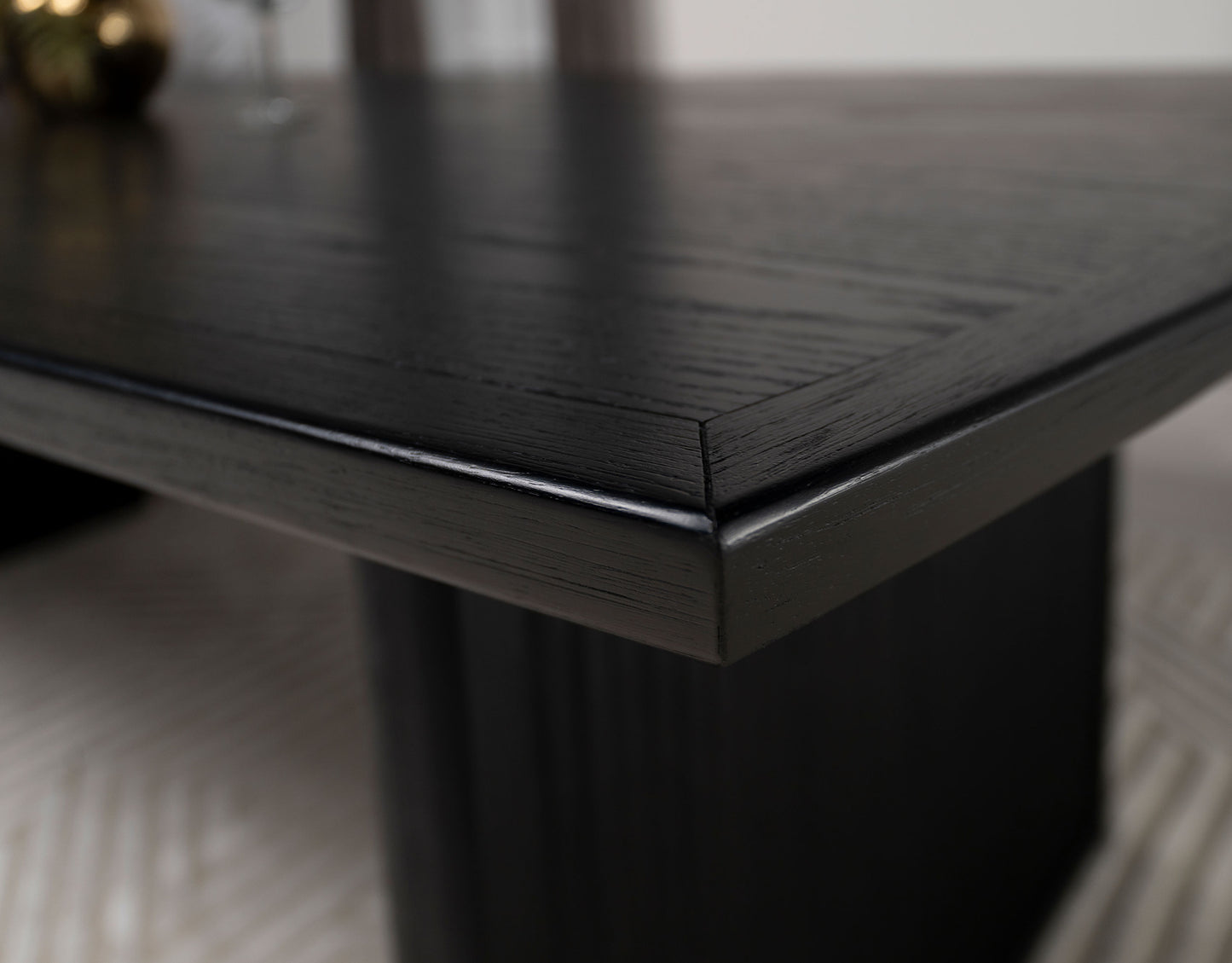 Mesa de comedor Brookmead de 100 pulgadas con hojas extensibles, color negro