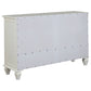 Juego de dormitorio Sandy Beach de 5 piezas tamaño Queen en color crema y blanco