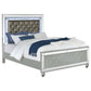 Cama Queen con paneles LED de madera Gunnison, color plateado metalizado