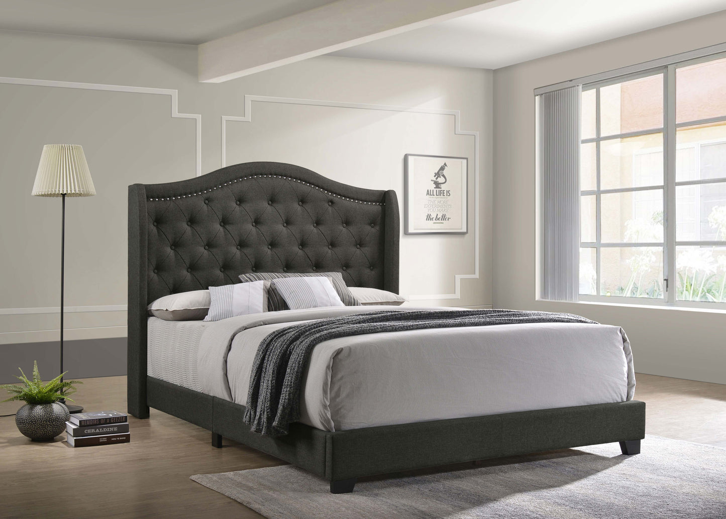 Cama Queen Sonoma tapizada con respaldo alto, color gris