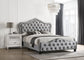 Cama tapizada California King Bella con paneles en gris